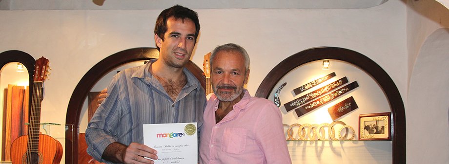 Christian Ayala Recibe el Diploma Mangore