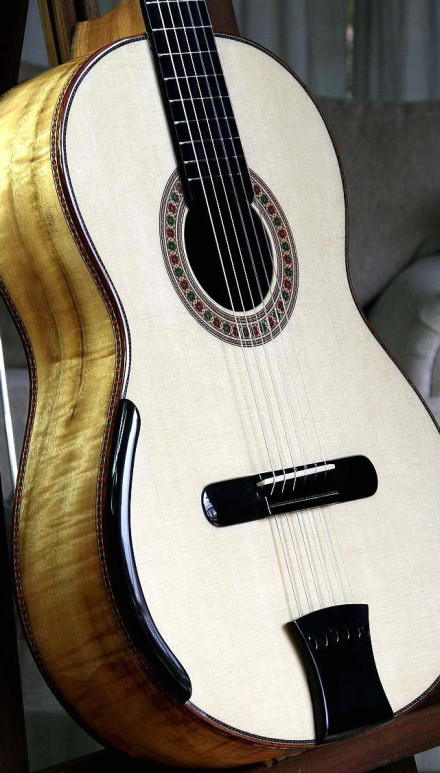 California laurel B&S, Italian Spruce top Concert Classical Guitar